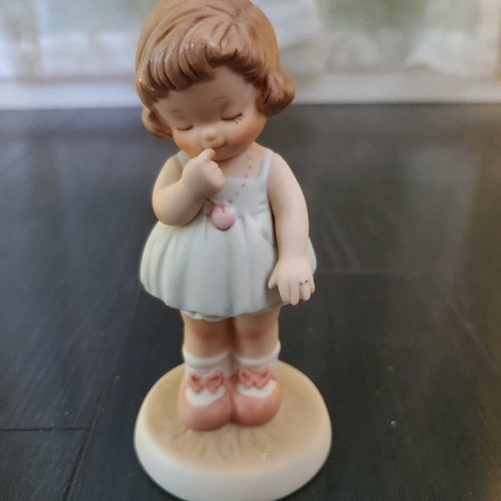 "Memories of Yesterday" little figurine